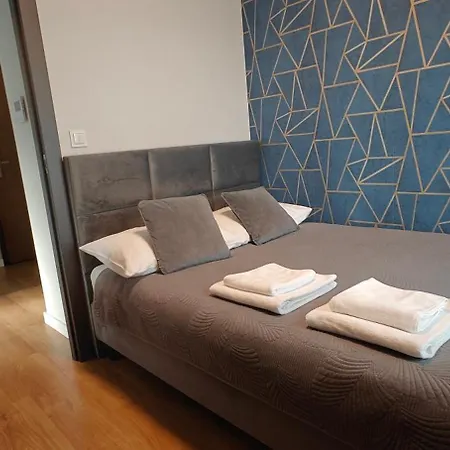 Gold Greenview アパート *