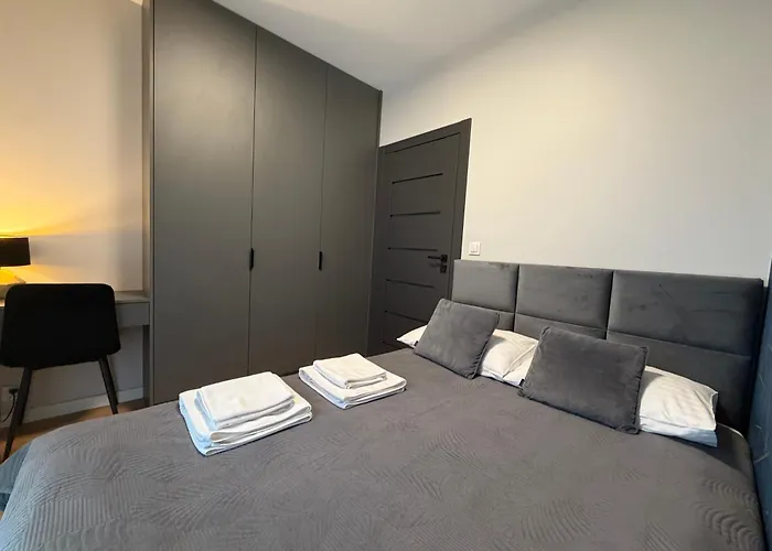 Gold Greenview Apartment